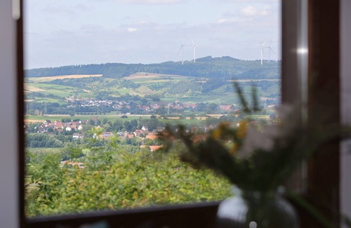Hofgeismar Apartamento | Ferienwohnung Landleben, 75qm, 1 Schlafzimmer, 1 Wohnschlafzimmer, Max. 3 Erw. und 2 Kinder