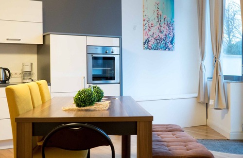 Langenfeld Apartamento | Ferienwohnung Langenfeld 05, 130qm, 2 Schlafzimmer, 1 Wohn-/schlafraum, Max. 11 Personen