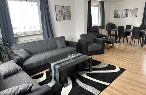 Zirndorf Apartamento | Ferienwohnung LiaWa314 mit Terrasse in Zirndorf-Lind - Nähe Playmobil FunPark und Nürnberg