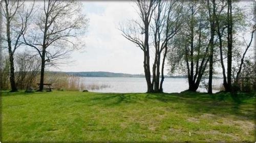 Mecklenburgische Kleinseenplatte Apartamento | Ferienwohnung Mäckelborg am schönen Woblitzsee