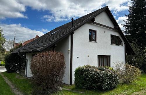 Putbus Apartamento | Ferienwohnung Milana, in einem Ferienhaus mit 3 Wohnungen in Putbus auf Rügen