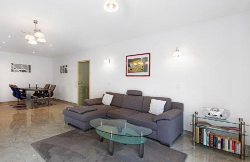 Loerrach Apartamento | Ferienwohnung Milita