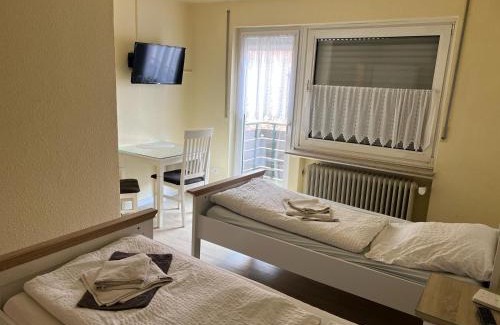 Fuldabruck Apartamento | Ferienwohnung mit 4 Betten - Balkon - Küche