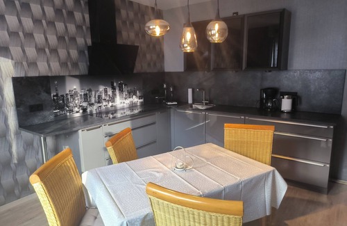 Brilon Apartamento | Ferienwohnung mit 65qm, 2 Schlafzimmer, 1 Wohn- und Schlafraum, max für 4 Personen