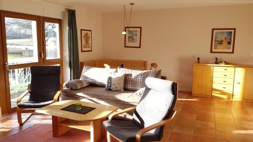 Neuensien Apartamento | Ferienwohnung mit Balkon und Seeblick im 1 OG