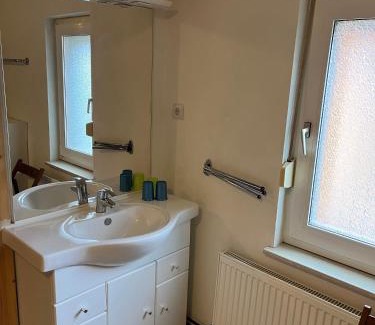 Rakow Apartamento | Ferienwohnung mit Garten und Ostseenähe OVS 111