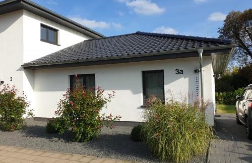 Neustrelitz Apartamento | Ferienwohnung mit Terrasse