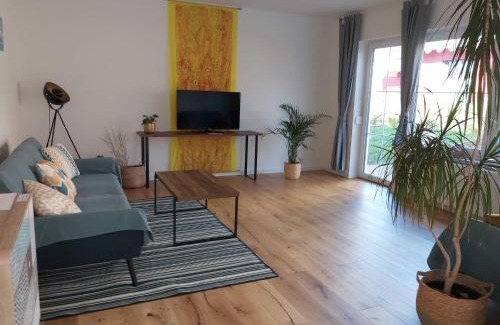 Wasserlos Apartamento | Ferienwohnung mit Terrasse am Rosengarten