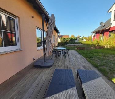 Wasserlos Apartamento | Ferienwohnung mit Terrasse am Rosengarten