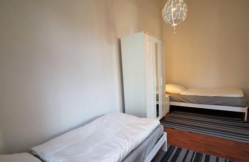 Center Apartamento | Ferienwohnung Ob01, 80qm mit 3 Schlafzimmer und Balkon für Max. 7 Personen