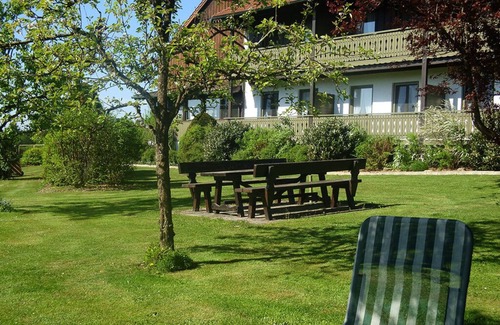 Bad Birnbach Apartamento | Apartamento OG | Apartamento con sala de estar, dormitorio y balcón grande