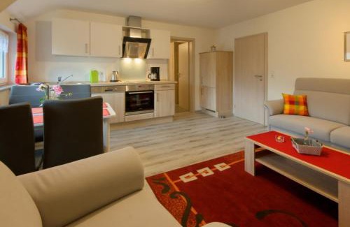 Untermunstertal Apartamento | Ferienwohnung Panoramablick im Haus Bergblick