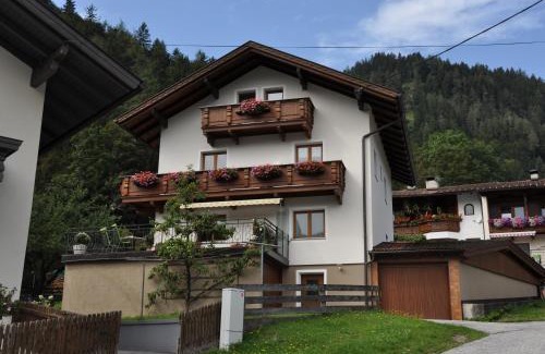 Schlitters Apartamento | Ferienwohnung Pezzei