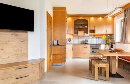 Collalbo Apartamento | Ferienwohnung Schlern Bio Schrofhof