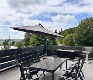 Neuastenberg Apartamento | Ferienwohnung Schneeglück für 10 Personen