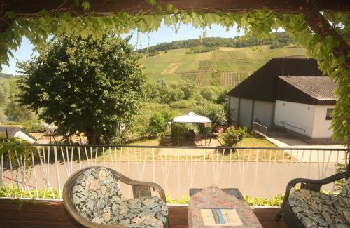 Reil Apartamento | Ferienwohnung „Schwalbennest“ Reil/Mosel