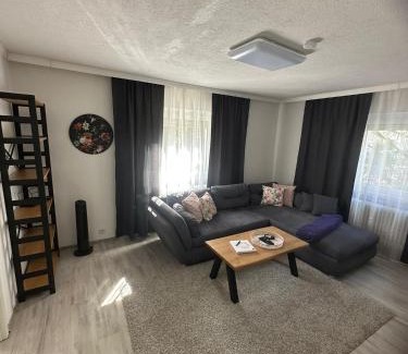 Hilpertsau Apartamento | Ferienwohnung Schwarzwälder Tulpe