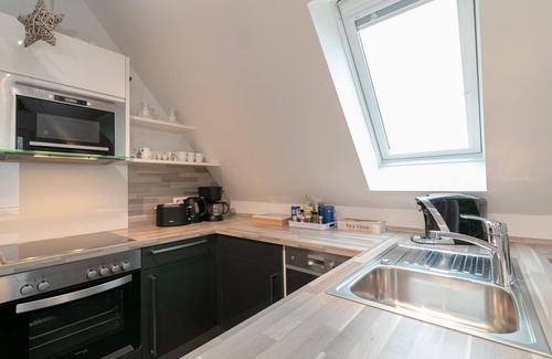 Lutt Kiepenbarg Apartamento | Ferienwohnung Sommerwind mit Balkon in Scharbeutz