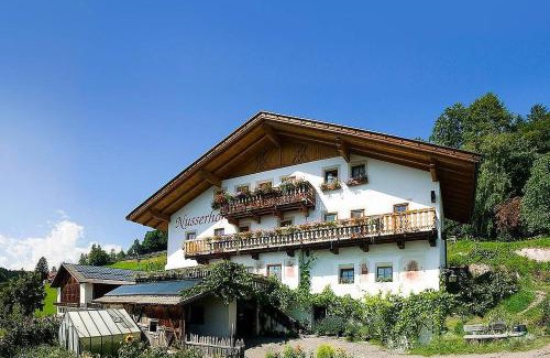 Avelengo Apartamento | Ferienwohnung Stockrose Nusserhof