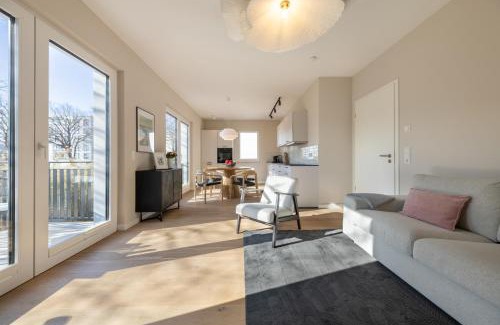 Warnemuende Apartamento | Ferienwohnung Strom Acht - modern frisch inkl Stellplatz, Balkon - 200m zum Alten Strom