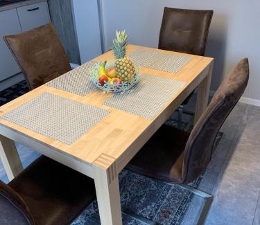 Burbach Apartamento | Ferienwohnung Sunny - Moderne Ferienwohnung im Grünen in Saarbrücken-West