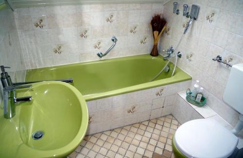 Espa Apartamento | Ferienwohnung Taunus im Grünen Obergeschoss