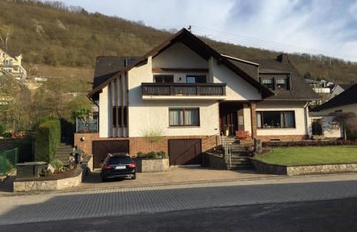 Oberfell Apartamento | Ferienwohnung Unter dem Schild