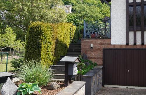 Oberfell Apartamento | Ferienwohnung Unter dem Schild