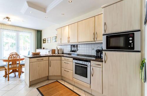 Bad Saarow Apartamento | Ferienwohnung Ursula in der Villa zum Kronprinzen direkt gegenüber der Saarow Therme