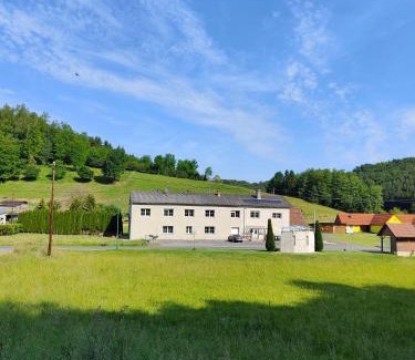 Sankt Martin an der Raab Apartamento | Ferienwohnung Waldblick, nahe Jennersdorf und Therme
