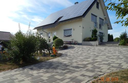 Kueps Apartamento | Ferienwohnung Wagner mit Terrasse und Kinderspielplatz