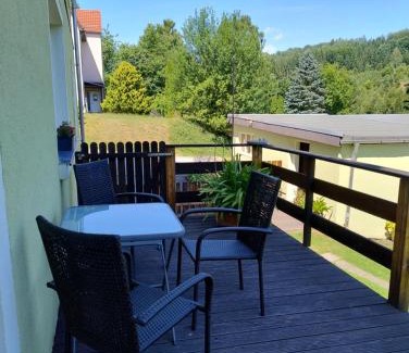 Sebnitz Apartamento | Ferienwohnung Waldblick mit Balkon