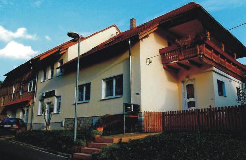 Alkersleben Apartamento | Ferienwohnung Weißkopf