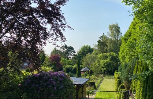 Jever Apartamento | Ferienwohnung zwischen Wald und See