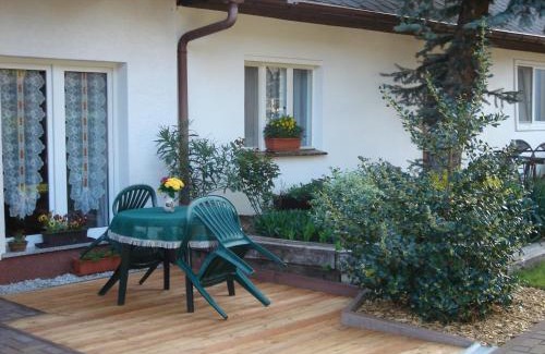 Burg Apartamento | Ferienwohnungen An den Linden