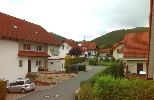 Edertal Apartamento | Ferienwohnungen Hochgrebe