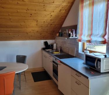 Minfeld Apartamento | Ferienwohnungen Hock