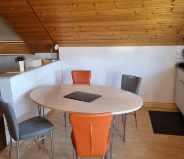 Minfeld Apartamento | Ferienwohnungen Hock
