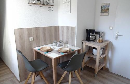 Leer Apartamento | Ferienwohnungen "Kajüte Leer", 15199