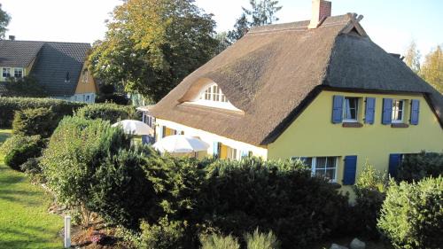 Wieck auf dem Darss Apartamento | Ferienwohnungen Reetwinkel in Wieck