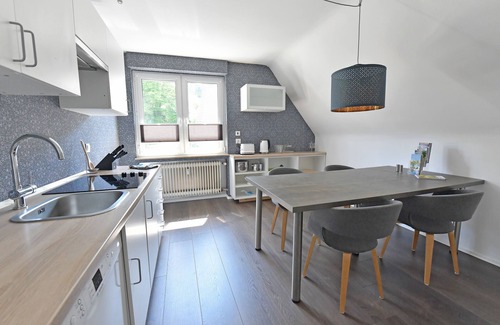 Schleiden Apartamento | Ferinewohnung con vistas al castillo en el capital Schleiden del Parque Nacional de Eifel.
