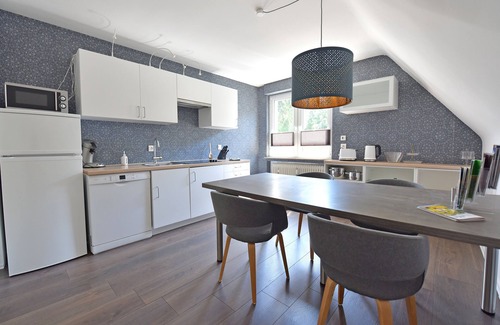 Schleiden Apartamento | Ferinewohnung con vistas al castillo en el capital Schleiden del Parque Nacional de Eifel.