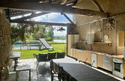 Castet-Arrouy Casa | Ferme rénovée 6 chambres, vue sur lac et piscine