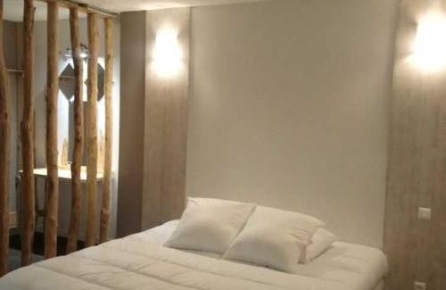 Savigne-lʼEveque Casa | Fermette de charme rénovée avec grand terrain, 5 chambres, proche du circuit 24H du Mans - FR-1-410-304
