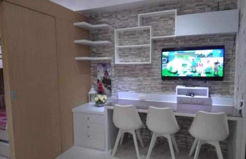 Santo Cristo Apartamento | Fern at The Grass Residences by Lil Brit at SM North Edsa