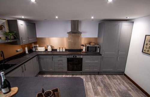 Hele Casa | Fern Cottage at Hewish Mill
