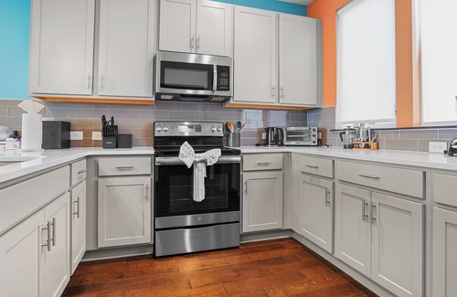 Katie Hill Neighborhood Casa | Fern Haven 13 – Sleeps 6 – Perfect Family Retreat