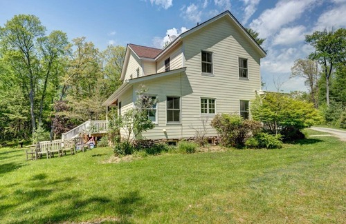 Narrowsburg Casa | Fern Leaf Farmhouse - Stylish in Narrowsburg