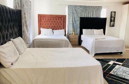 Greater Johannesburg Metropolitan Area Casa | Ferndale guesthouse and party venue