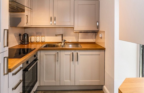 Llanbedrog Cabaña | FERNDALE, pet friendly, country holiday cottage in Llanbedrog